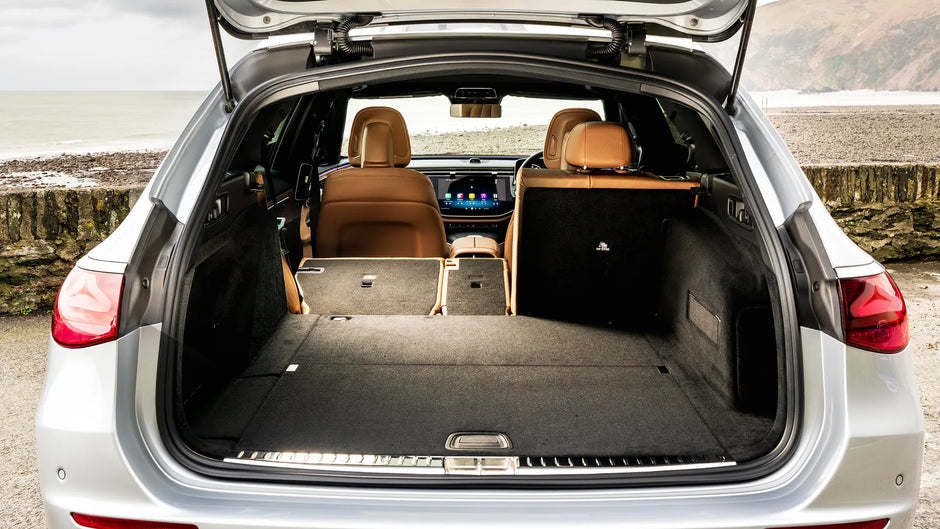 Mercedes E Class - Car Rental in Paris