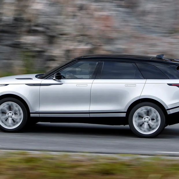 Range Rover Velar - Car Rental in Paris