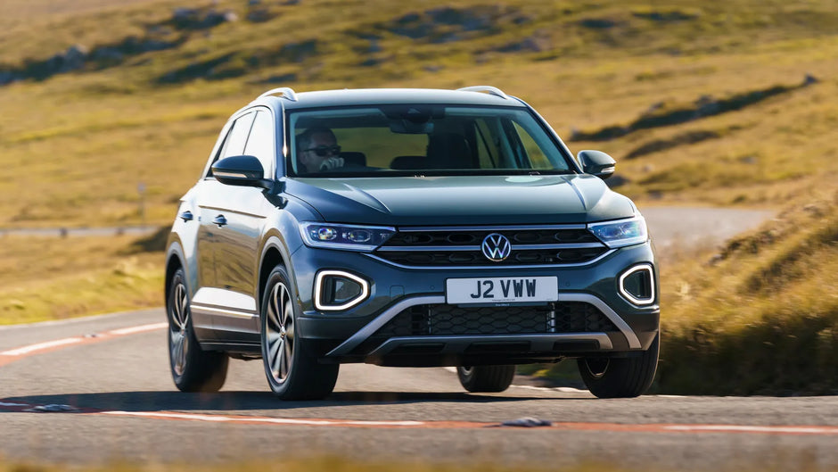 Volkswagen T-Roc - Car Rental in Paris