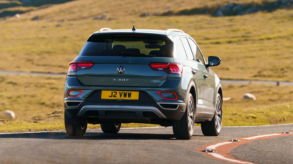 Volkswagen T-Roc - Car Rental in Paris