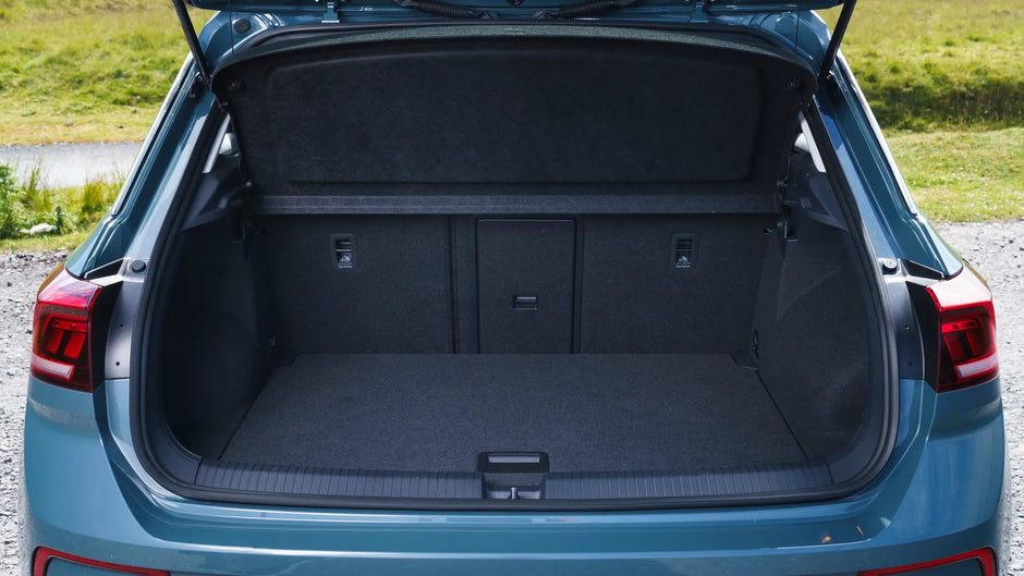 Volkswagen T-Roc - Car Rental in Paris