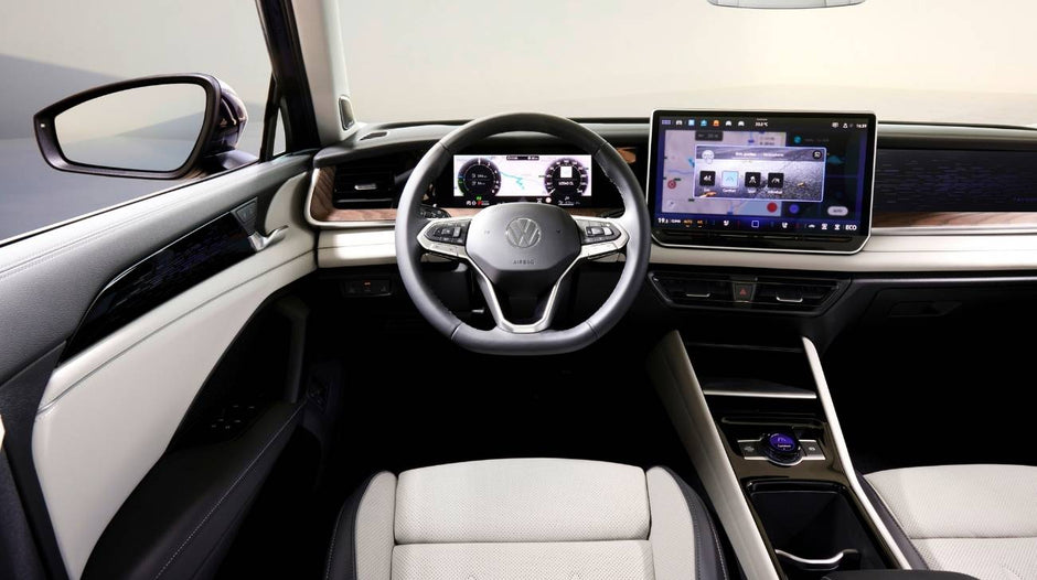 Volkswagen Tayron - Car Rental in Paris