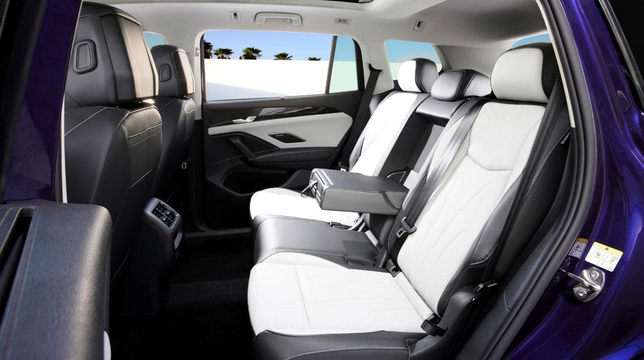 Volkswagen Tayron - Car Rental in Paris