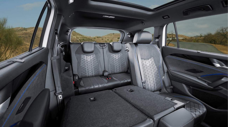 Volkswagen Tayron - Car Rental in Paris
