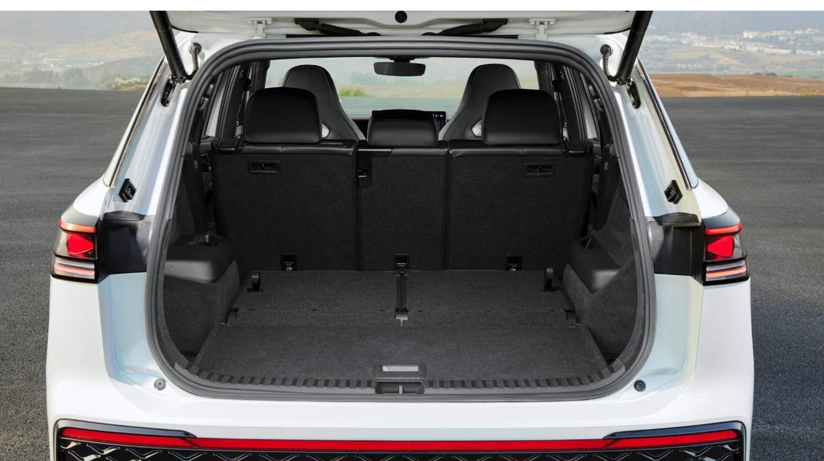 Volkswagen Tayron - Car Rental in Paris